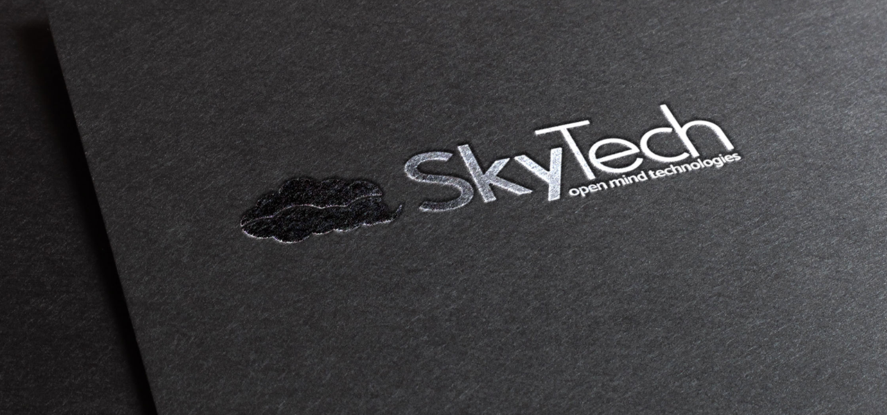 Srebrne uszlachetnienie w druku logo SkyTech